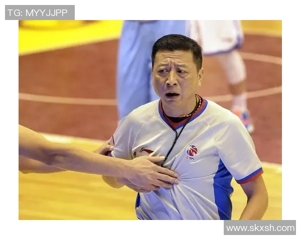 季后赛风波不断：裁判判罚失误引发球员抗议事件